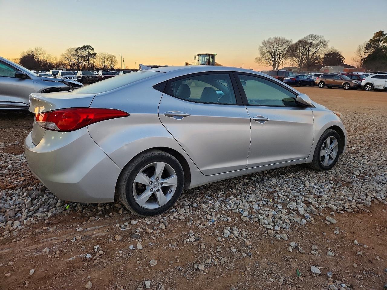 2012 HYUNDAI ELANTRA