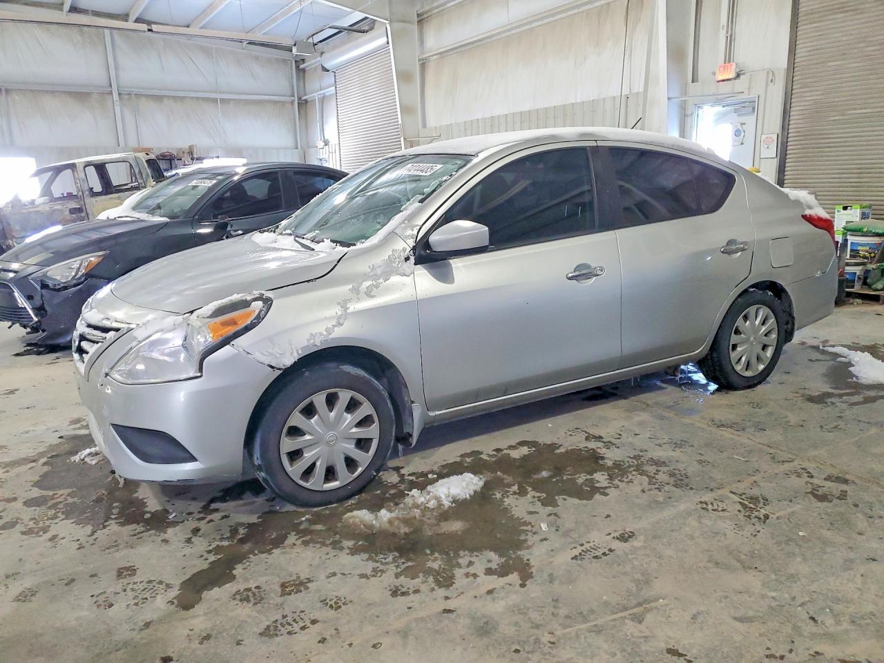 2016 NISSAN VERSA