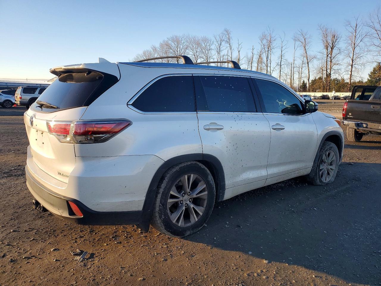 2015 TOYOTA HIGHLANDER