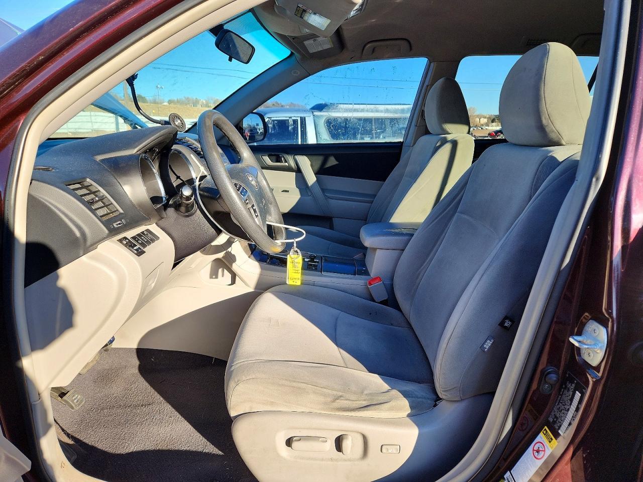 2011 TOYOTA HIGHLANDER