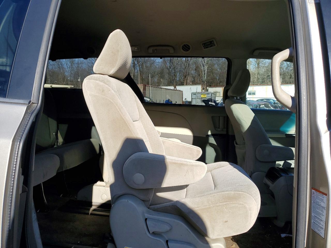 2015 TOYOTA SIENNA