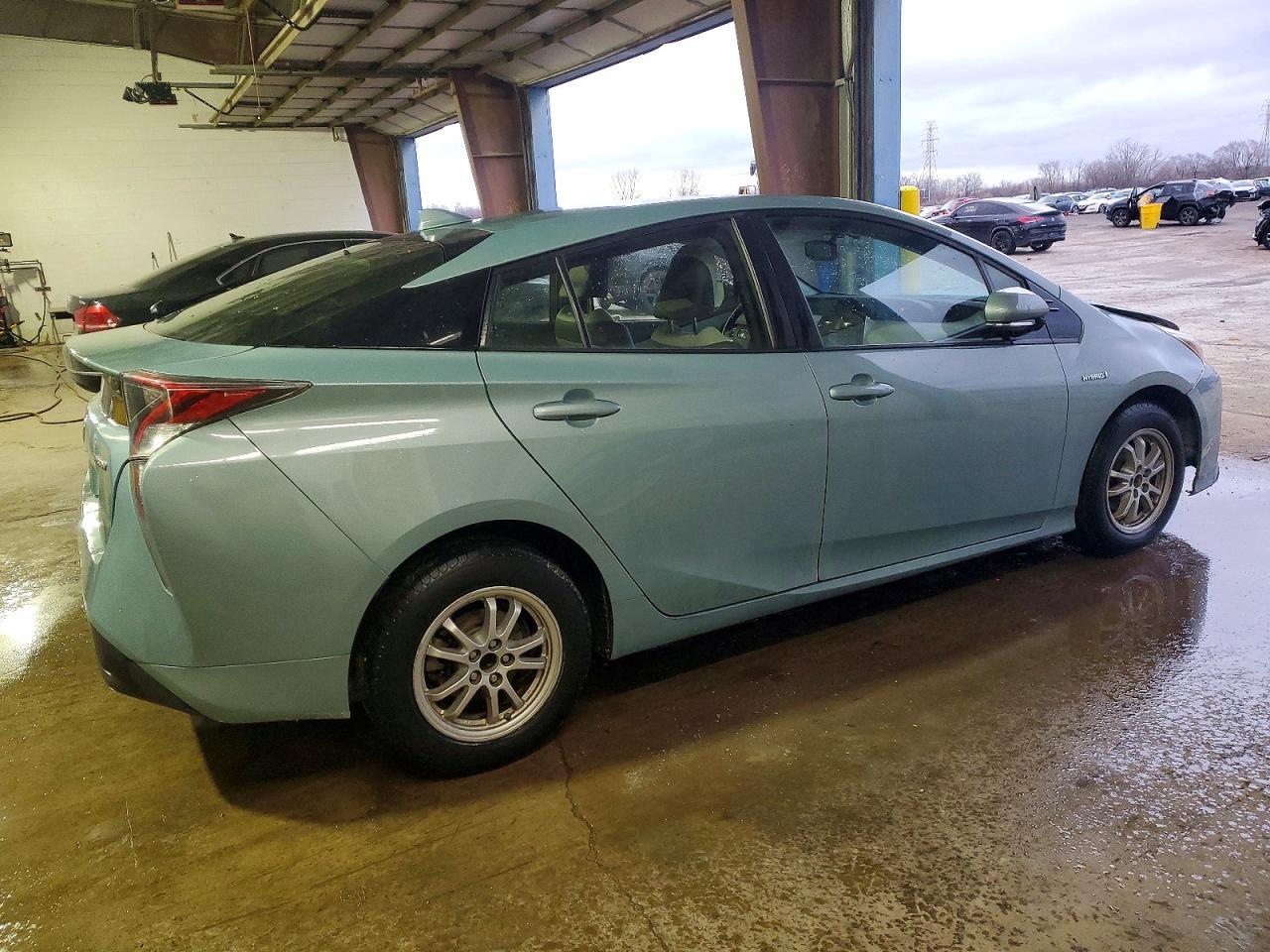 2016 TOYOTA PRIUS