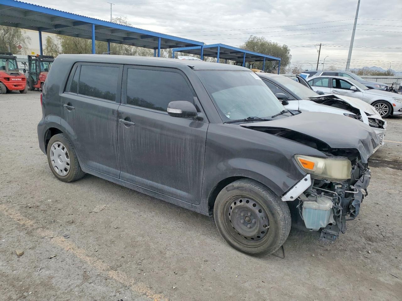2013 TOYOTA SCION