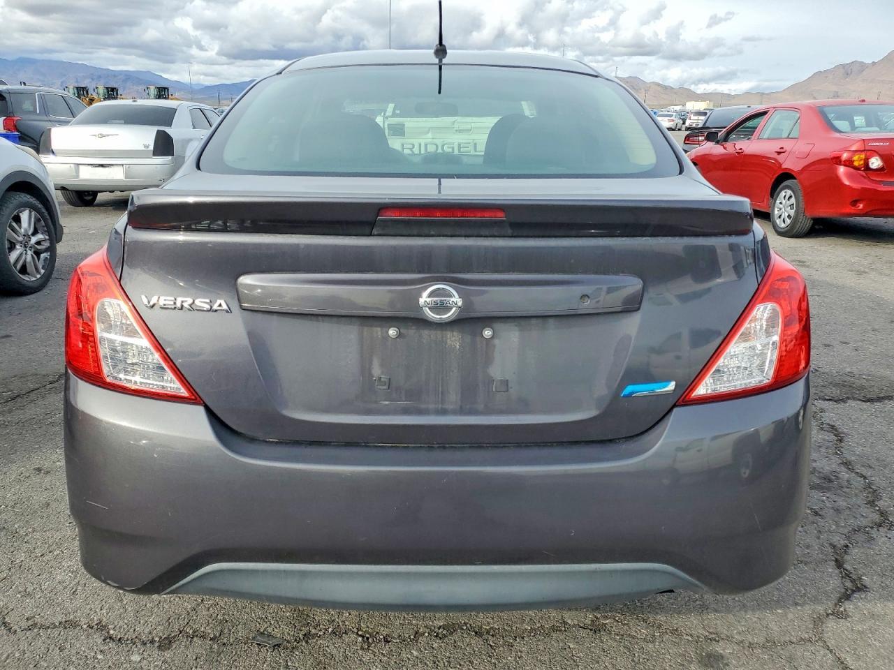 2015 NISSAN VERSA