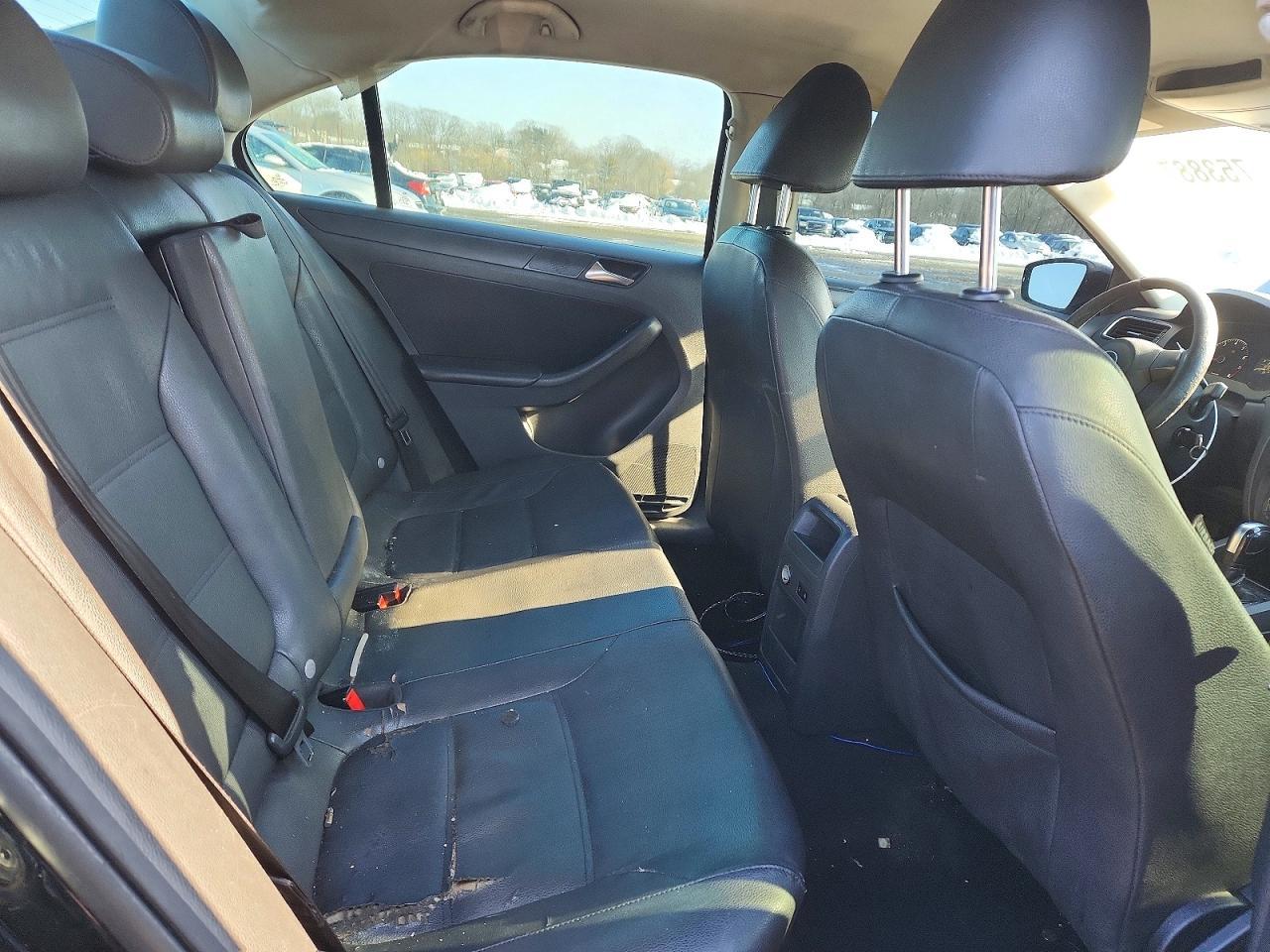 2011 VOLKSWAGEN JETTA