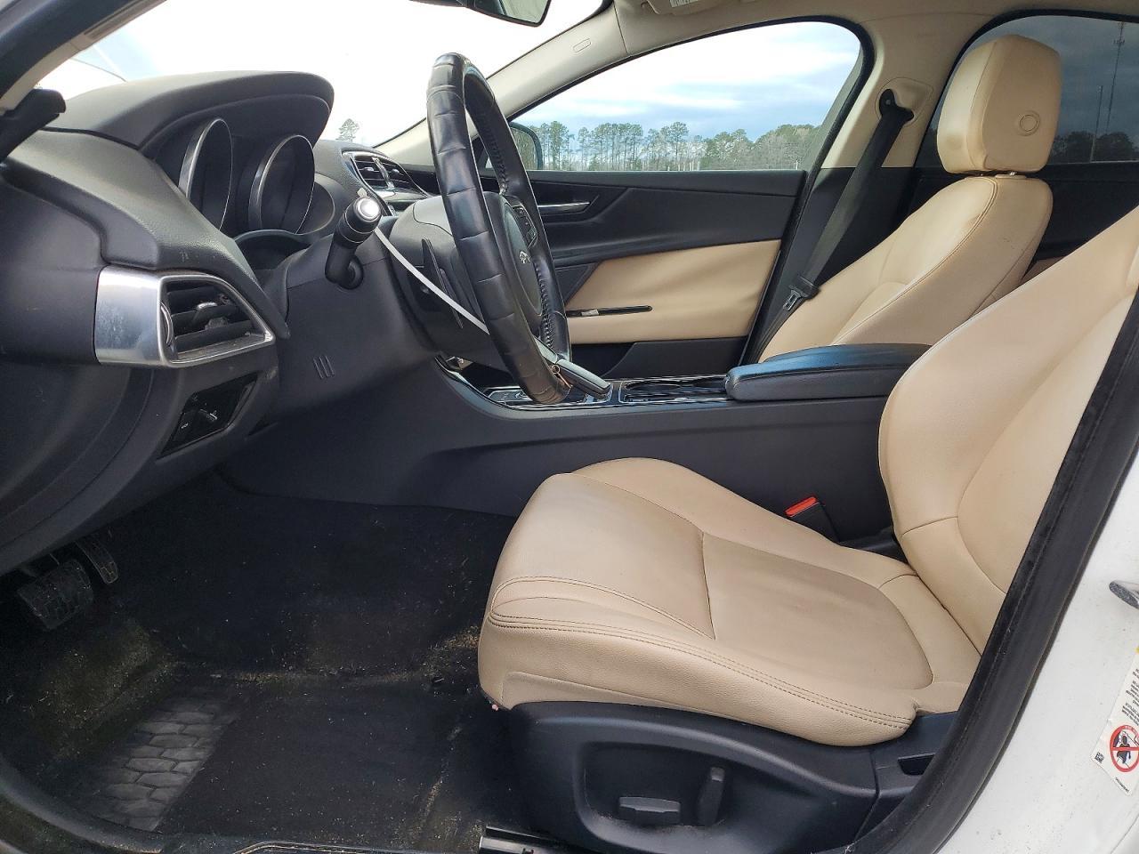 2017 JAGUAR XE