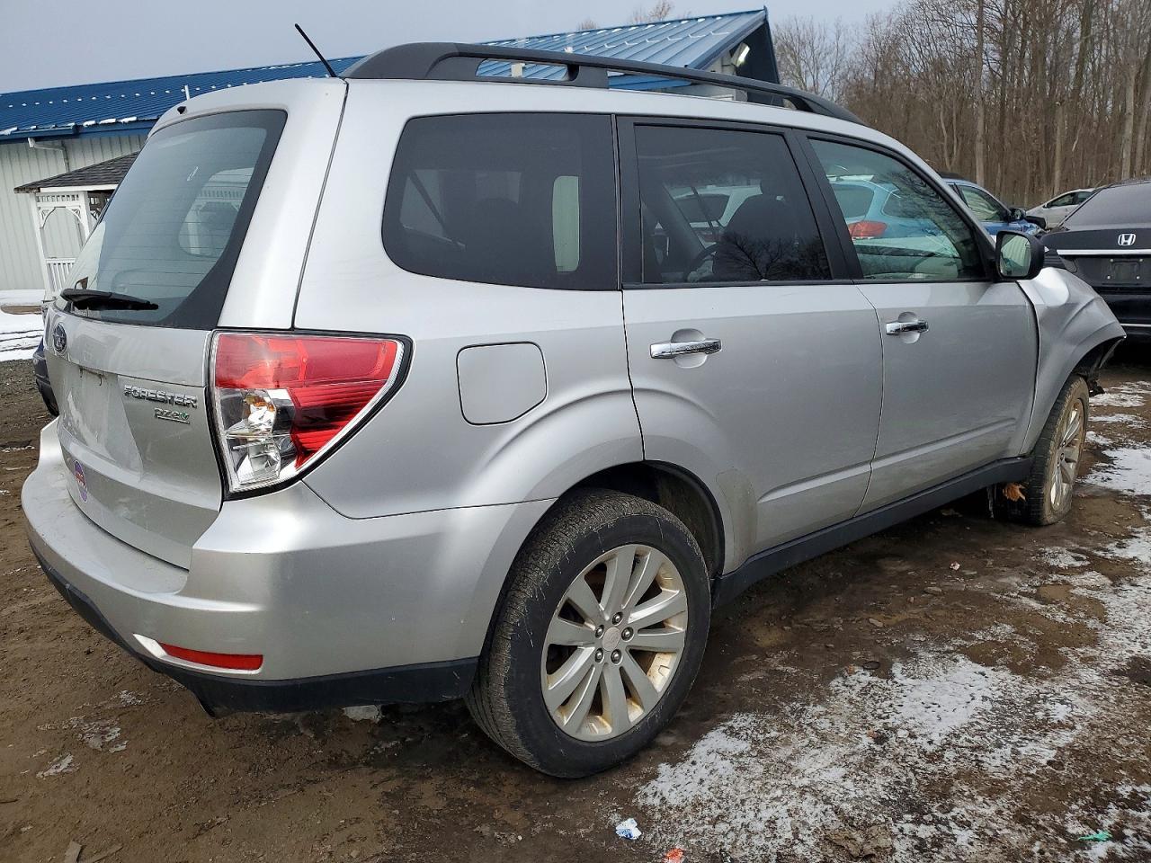2011 SUBARU FORESTER