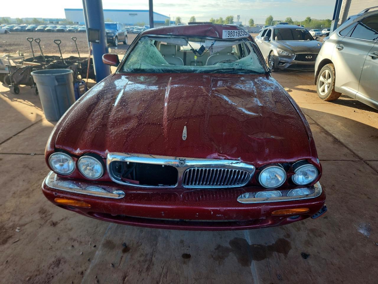 2002 JAGUAR Xj-Series