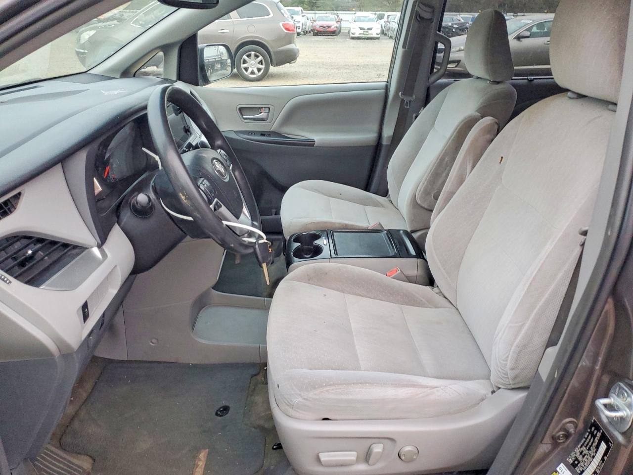 2017 TOYOTA SIENNA