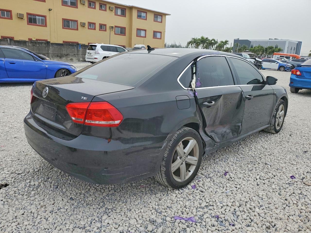 2015 VOLKSWAGEN Passat
