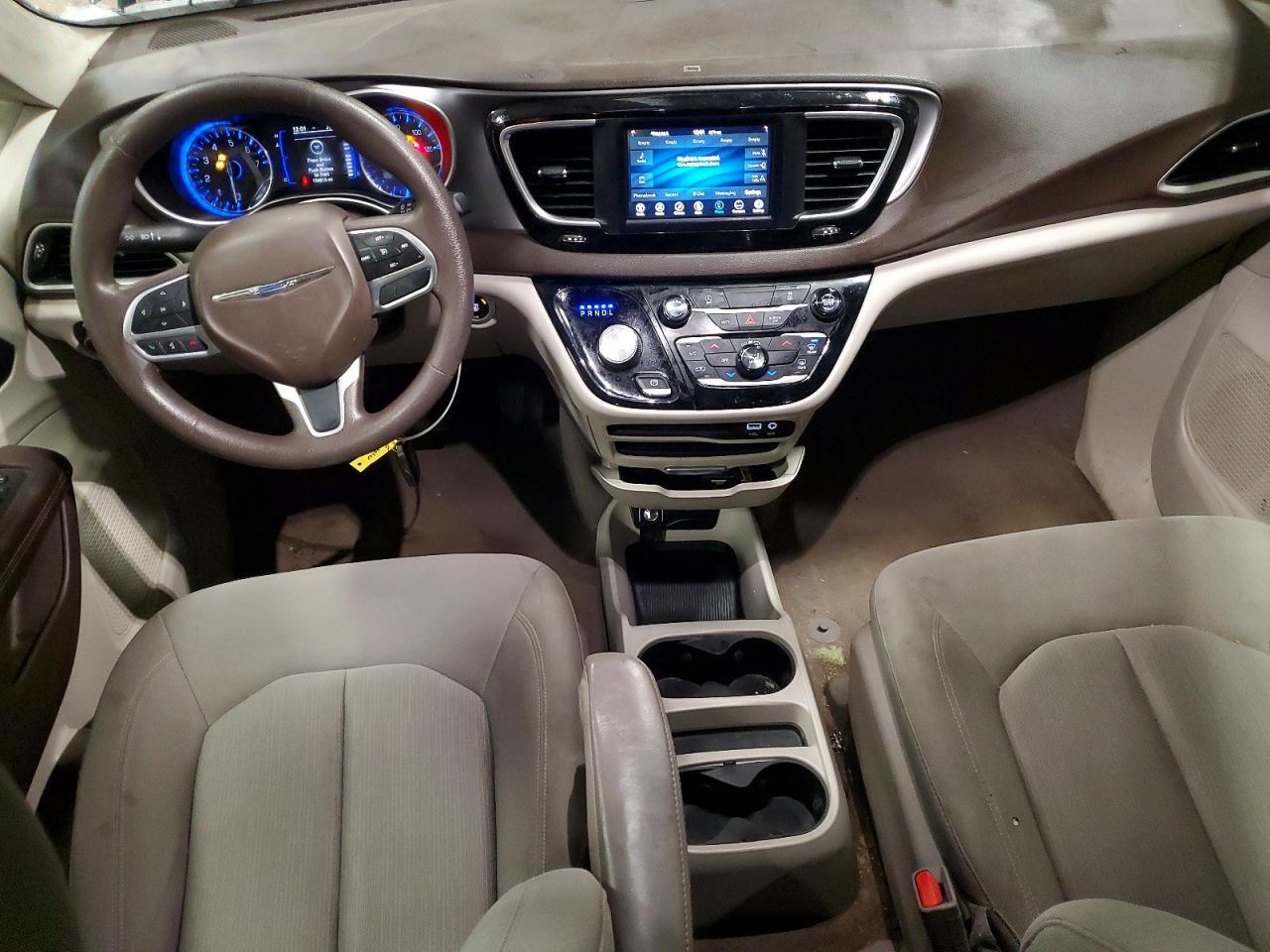 2020 CHRYSLER Voyager