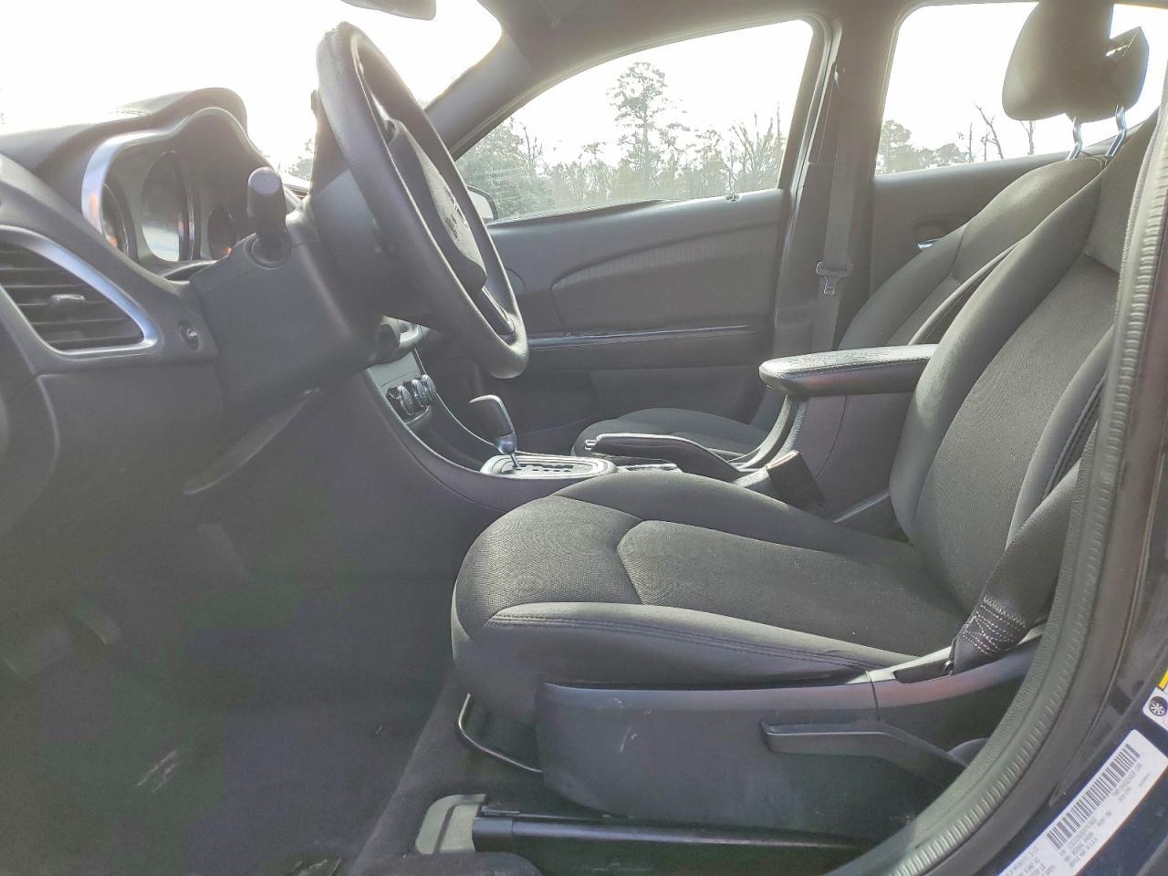 2013 DODGE Avenger
