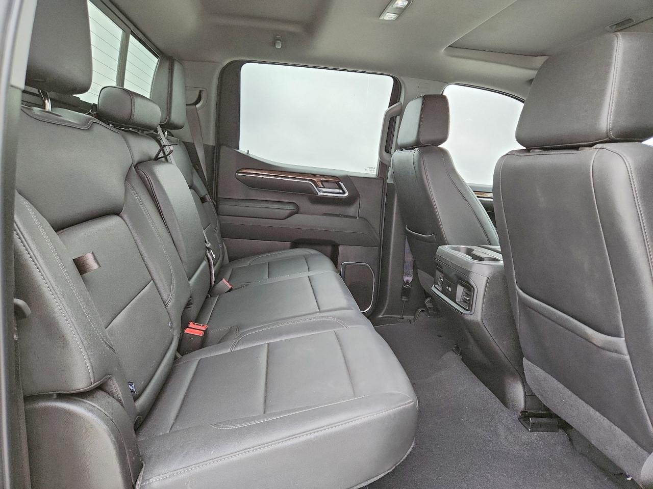 2024 CHEVROLET Silverado