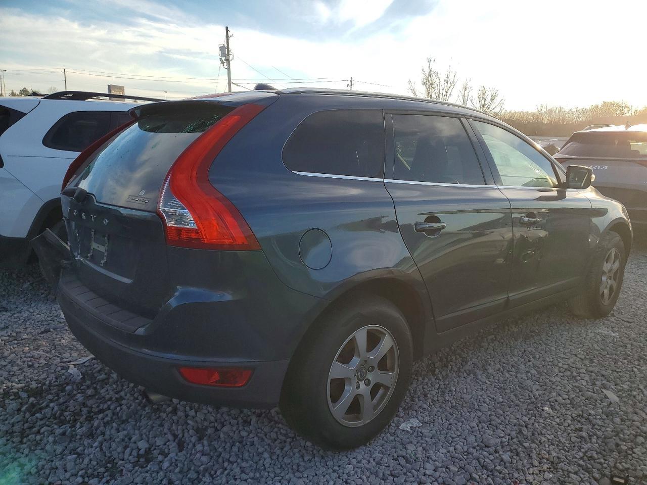 2011 VOLVO XC60