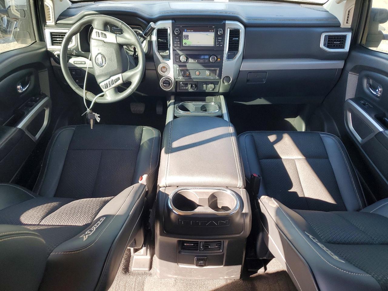 2016 NISSAN Titan