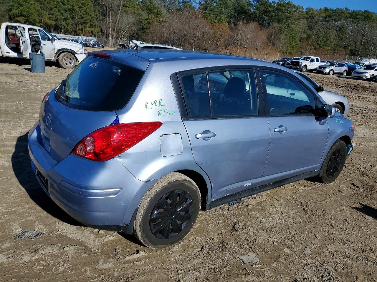 2010 NISSAN VERSA
