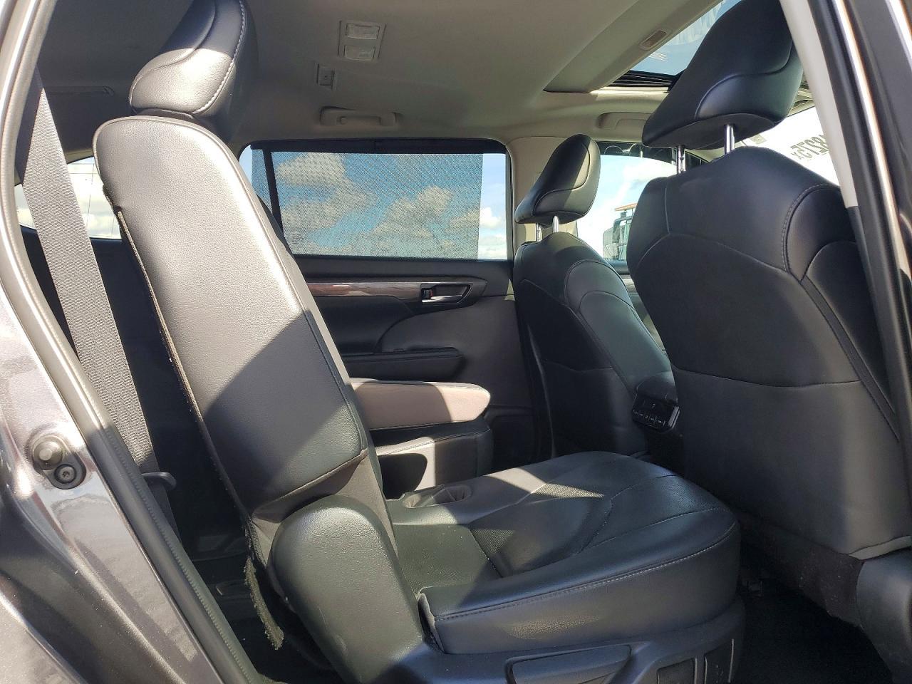 2021 TOYOTA HIGHLANDER
