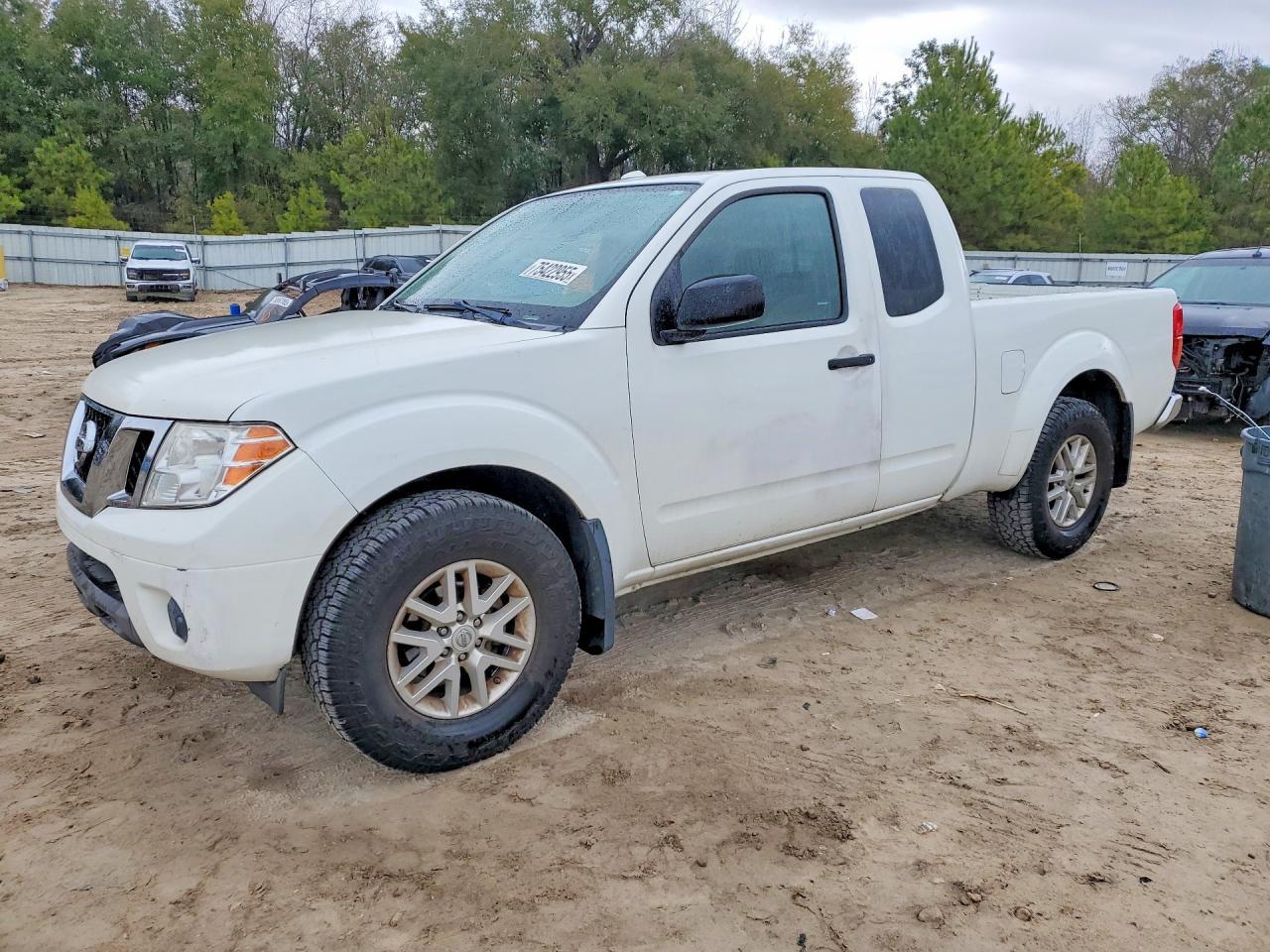 2017 NISSAN Frontier