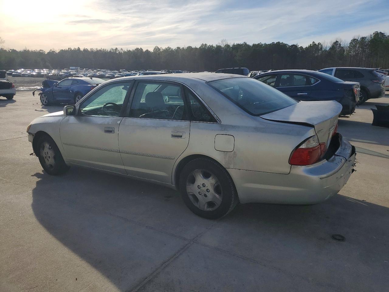 2003 TOYOTA Avalon