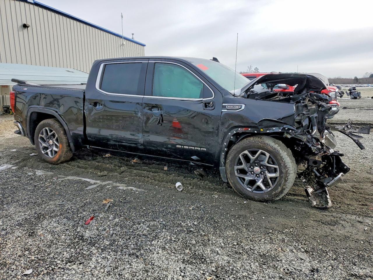 2024 GMC Sierra