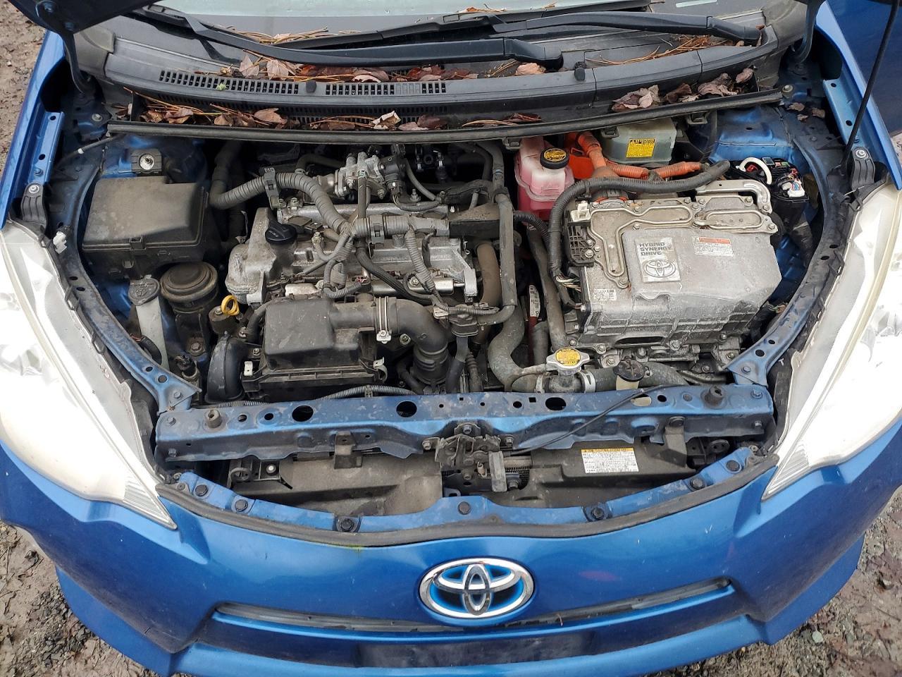 2013 TOYOTA Prius c