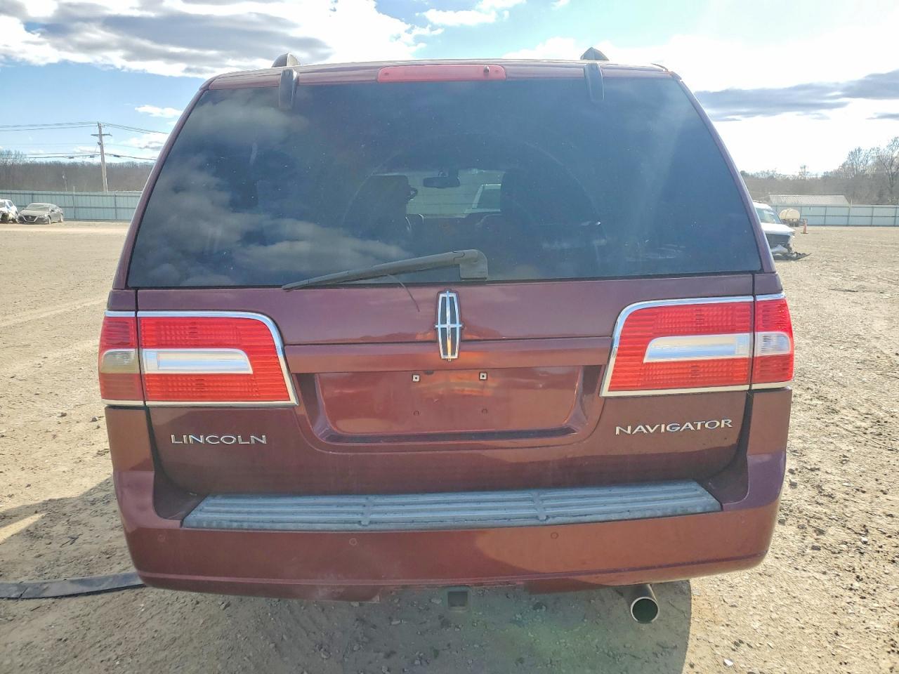 2012 Lincoln Townhouse Navigator
