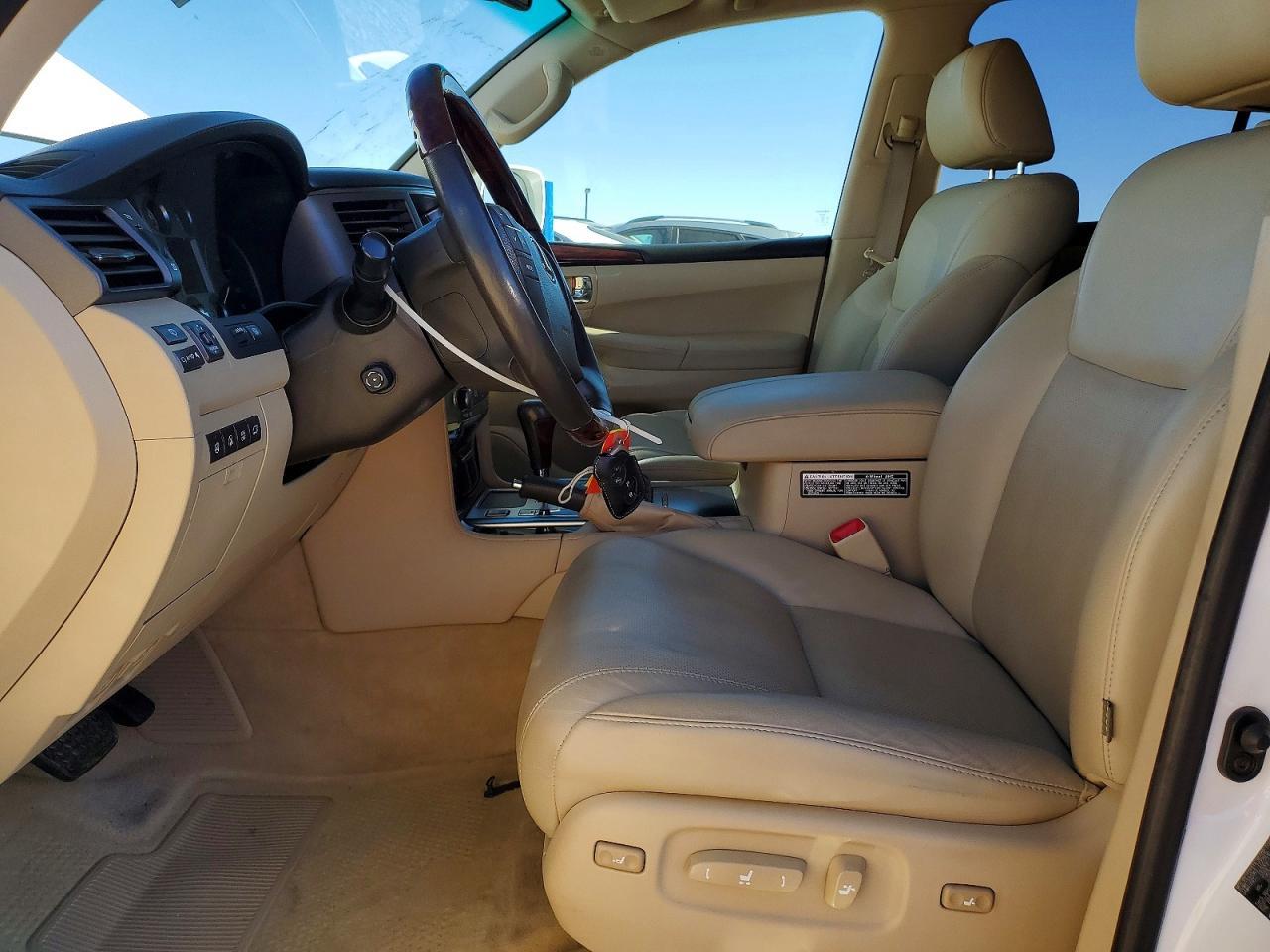 2011 LEXUS LX 570
