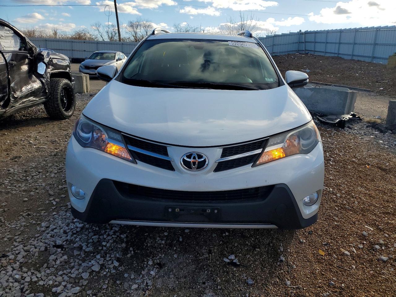 2015 TOYOTA RAV4