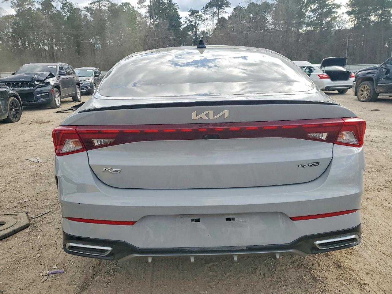 2022 KIA K5