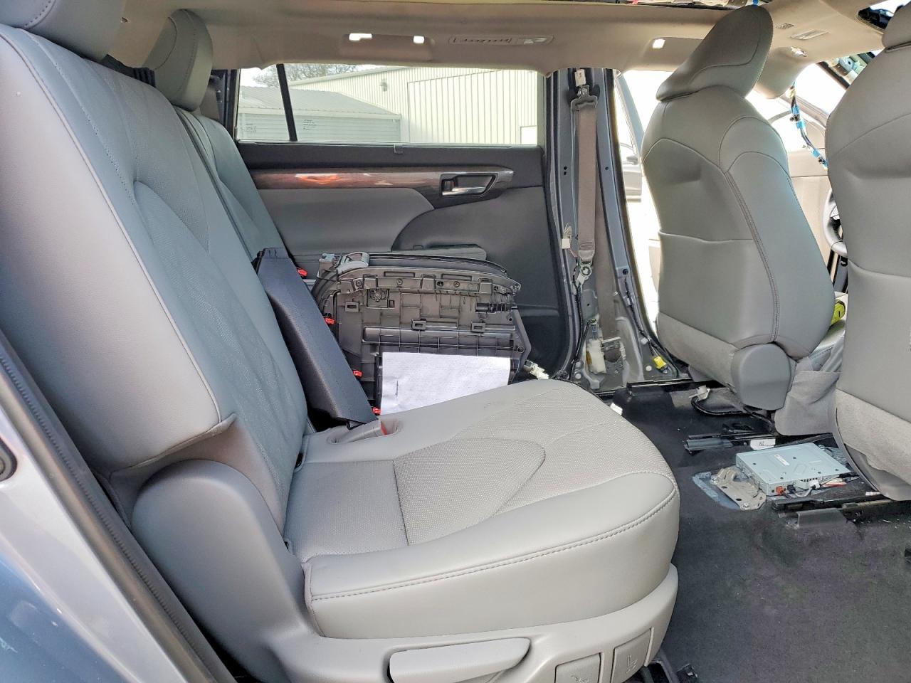 2020 TOYOTA HIGHLANDER