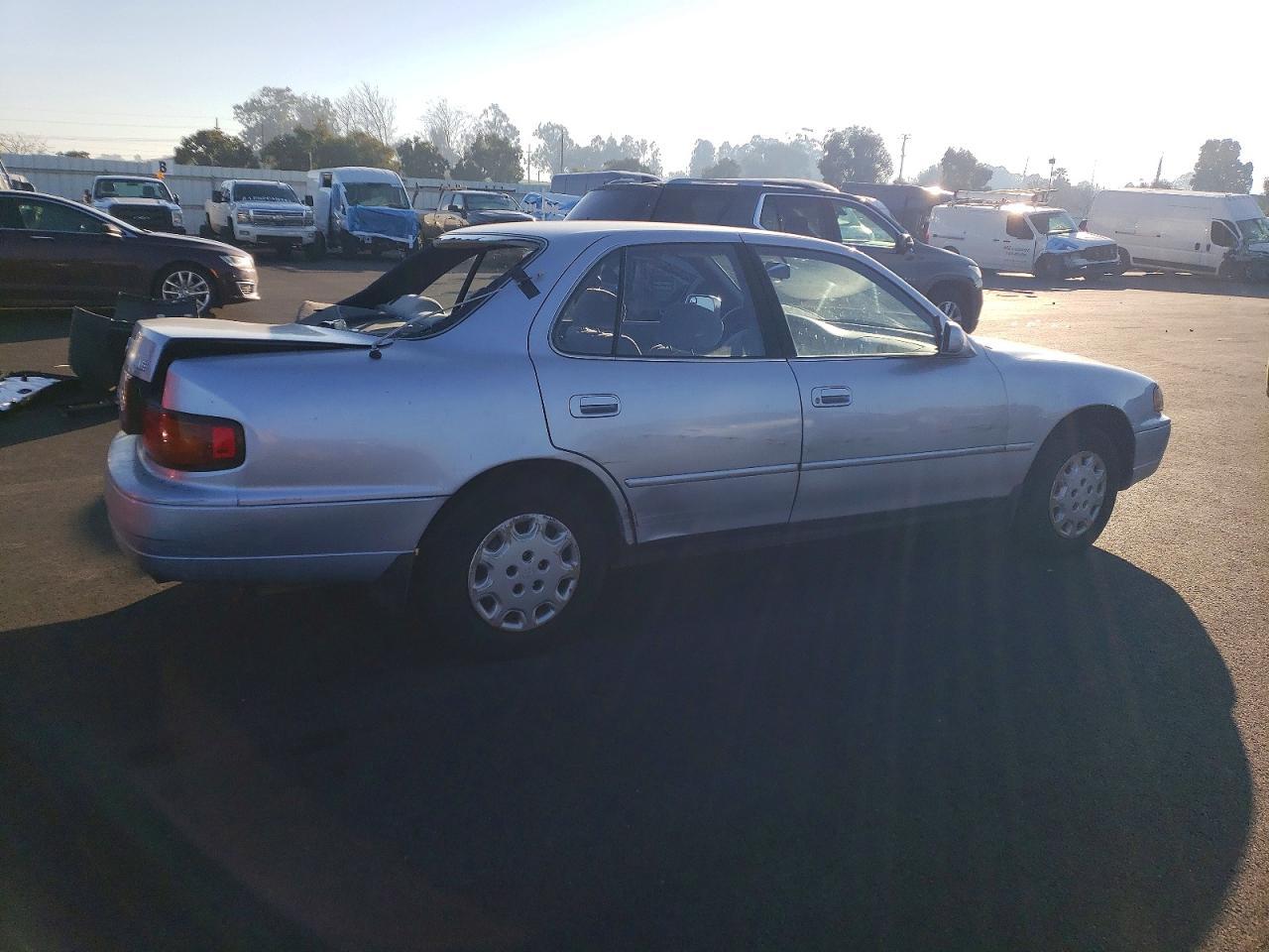 1995 TOYOTA CAMRY