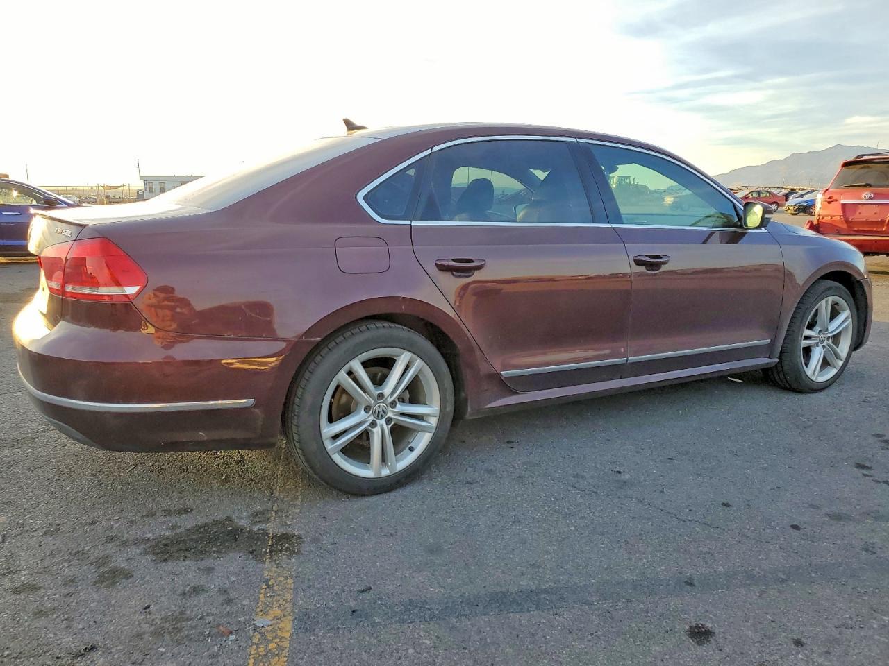2014 VOLKSWAGEN Passat
