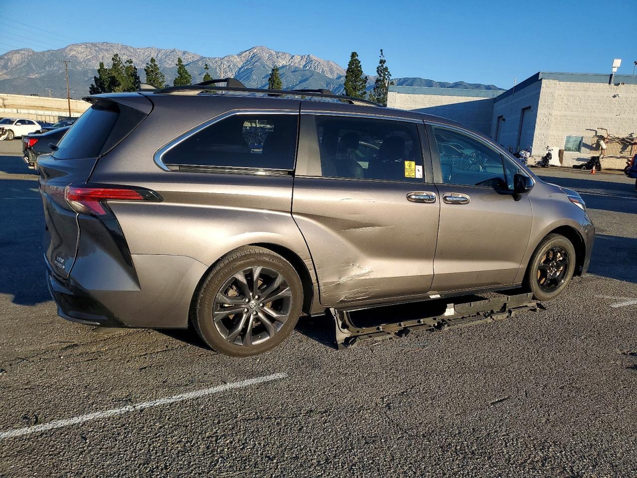 2022 TOYOTA SIENNA