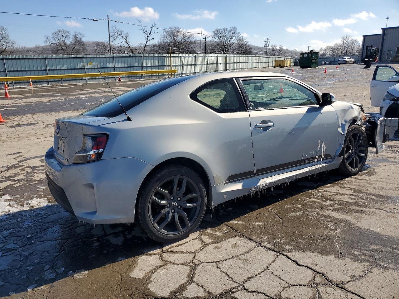 2014 TOYOTA SCION