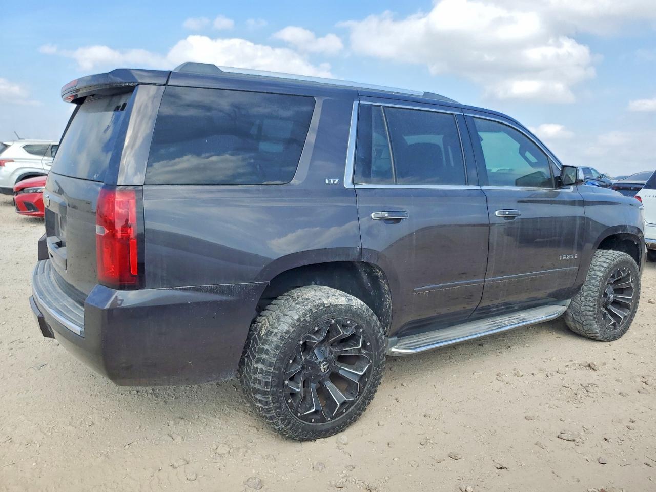 2015 CHEVROLET Tahoe