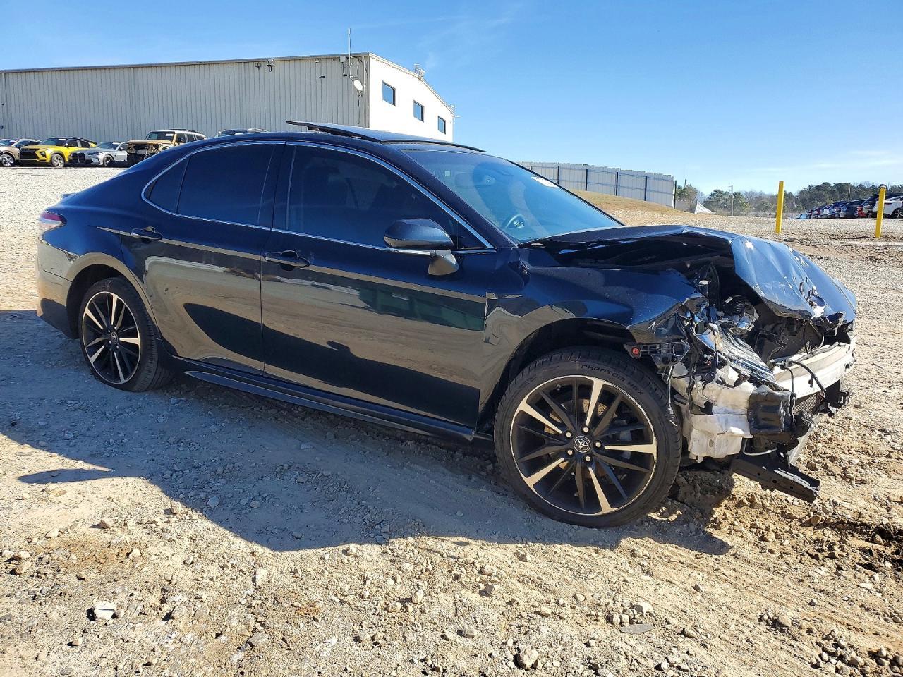 2018 TOYOTA CAMRY