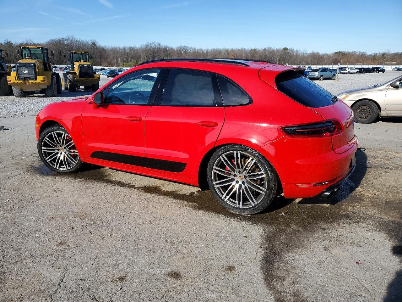 2016 PORSCHE Macan