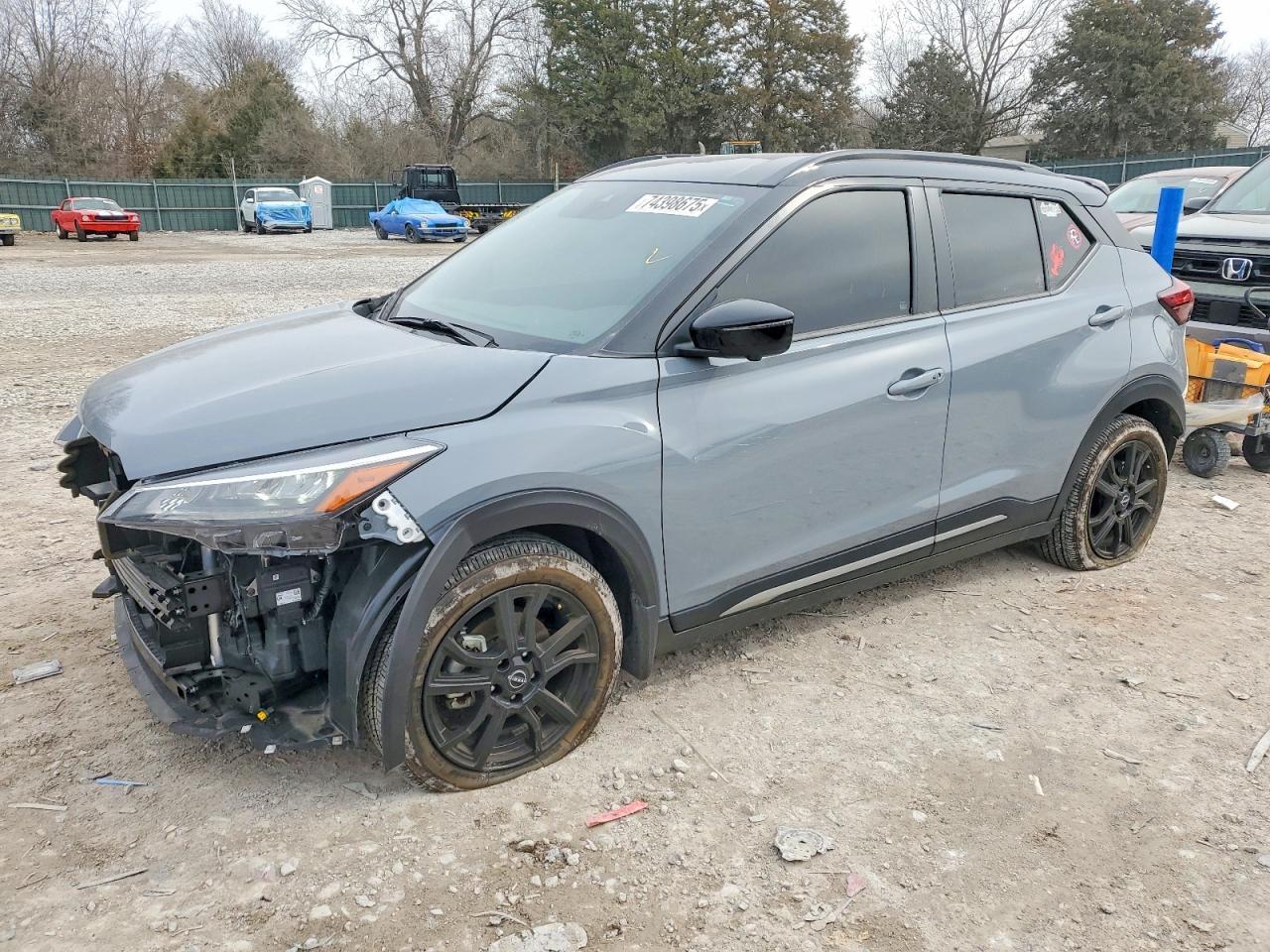 2024 NISSAN KICKS
