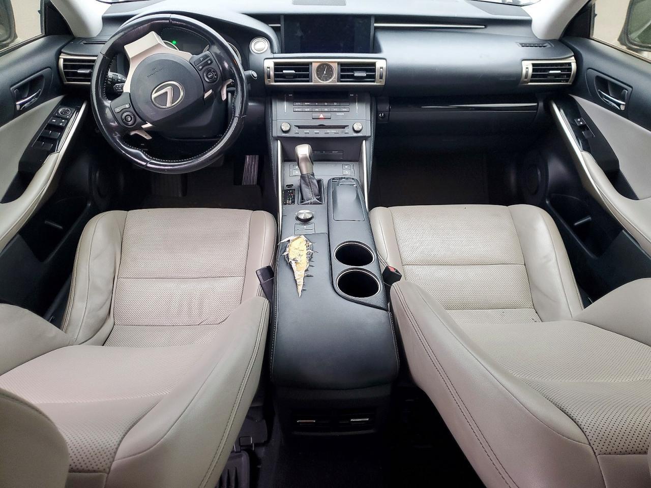 2016 LEXUS IS 200t