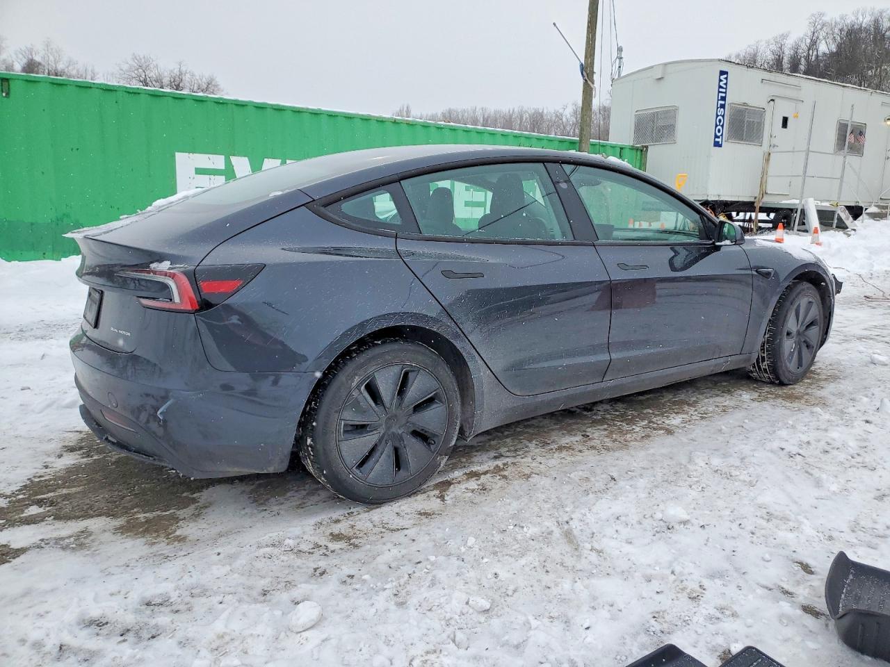 2025 TESLA MODEL 3