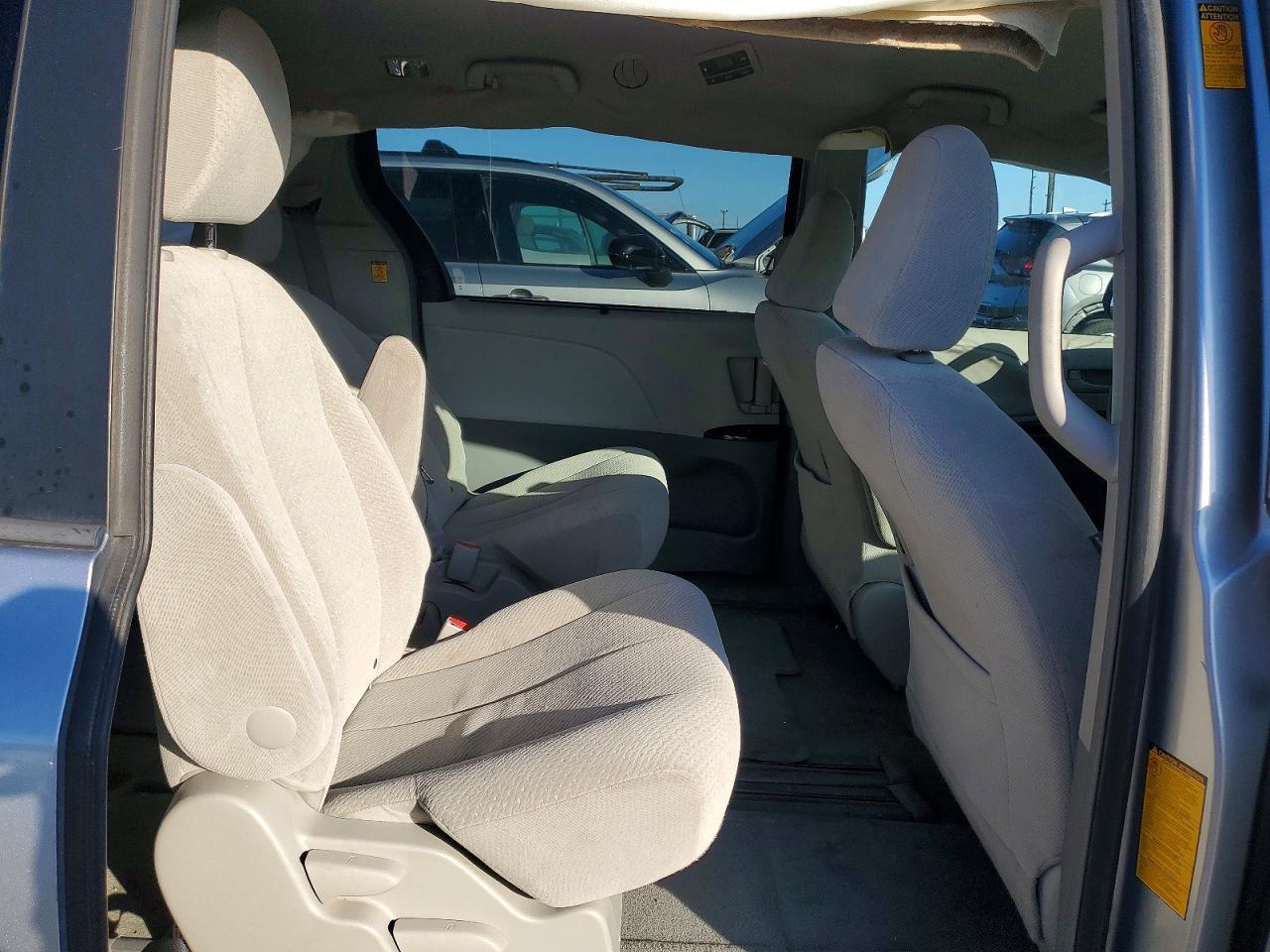 2013 TOYOTA SIENNA