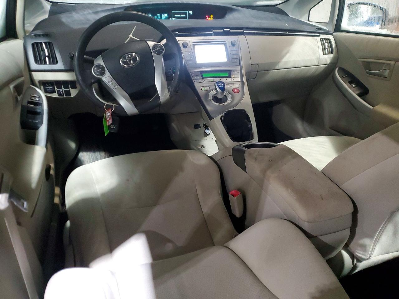 2013 TOYOTA PRIUS