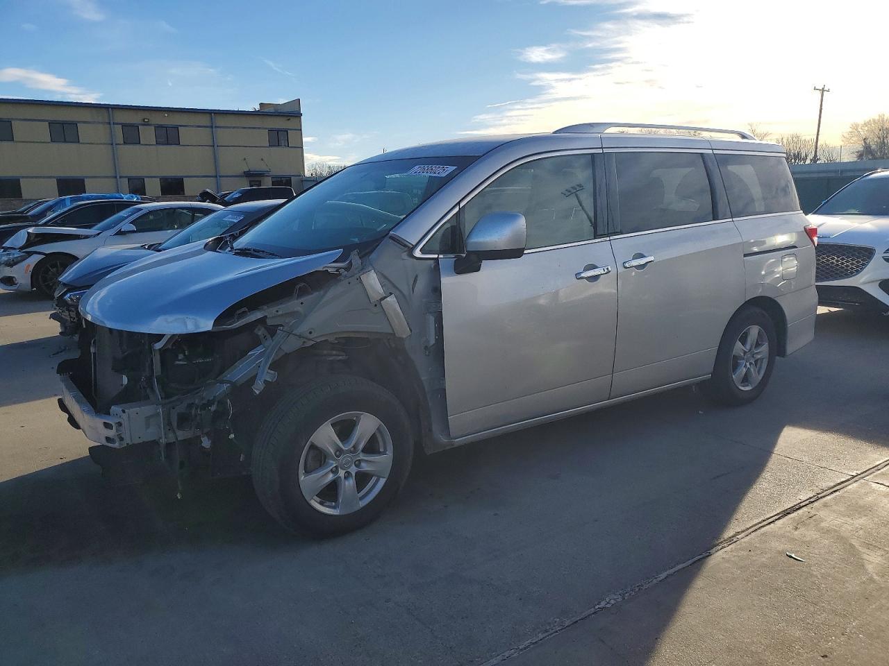 2017 NISSAN Quest