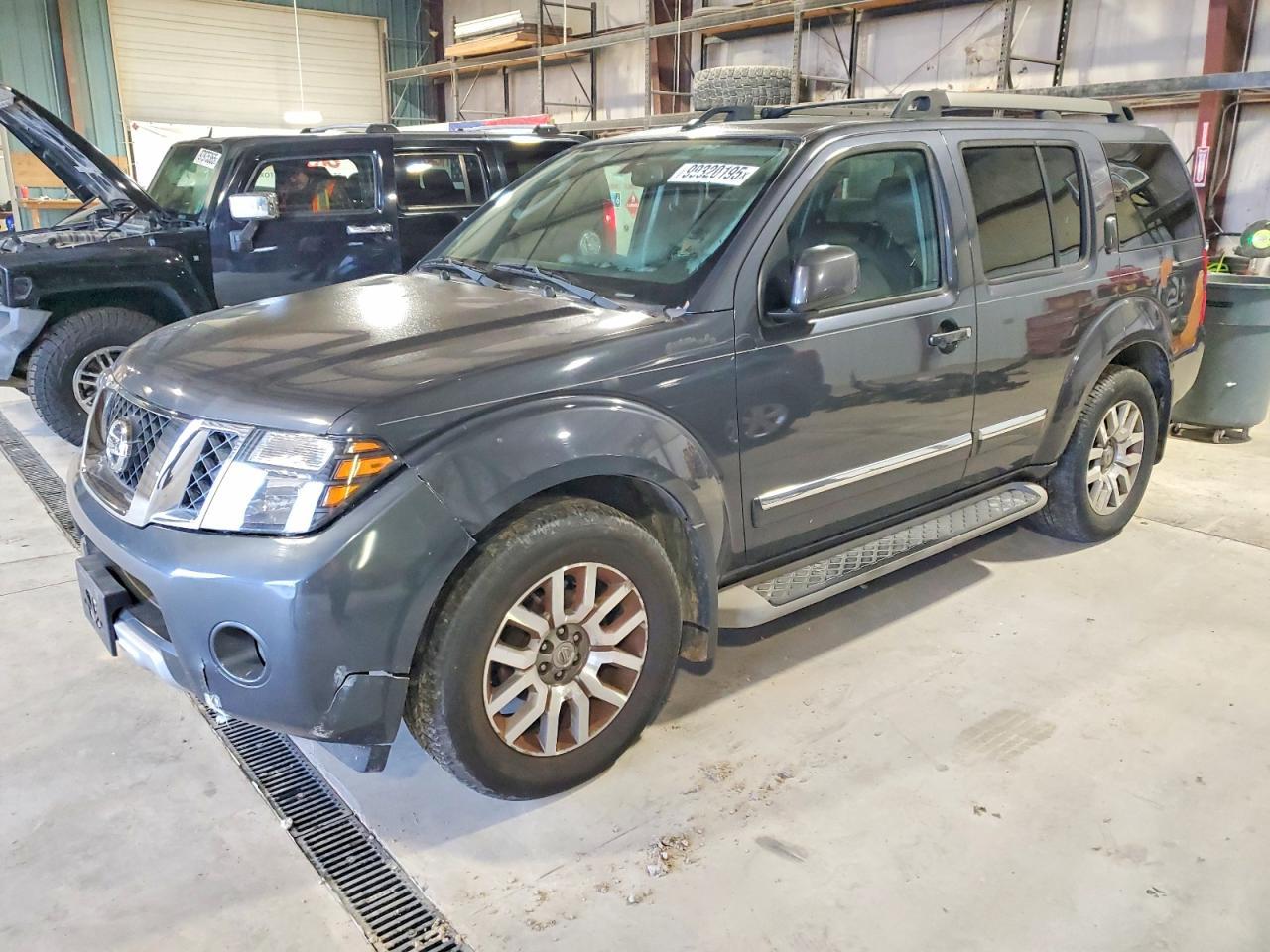2011 NISSAN PATHFINDER