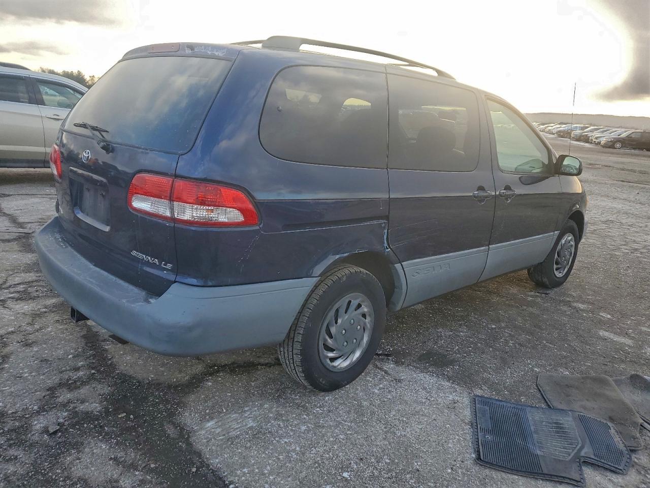 2002 TOYOTA SIENNA