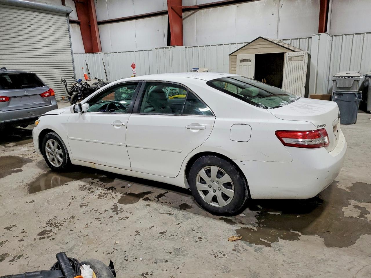 2011 TOYOTA CAMRY