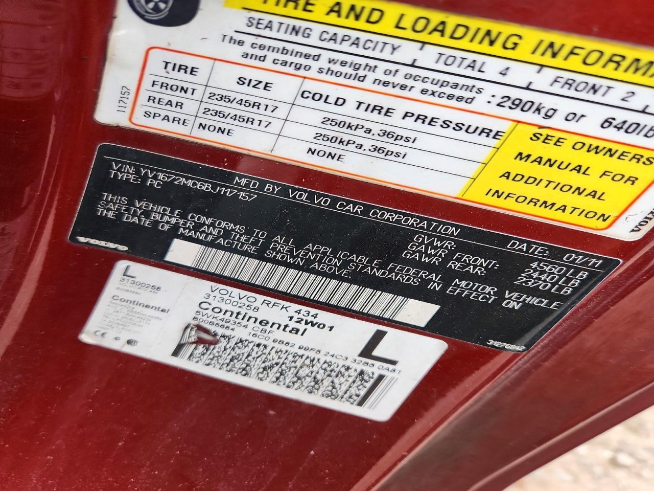 2011 VOLVO C70