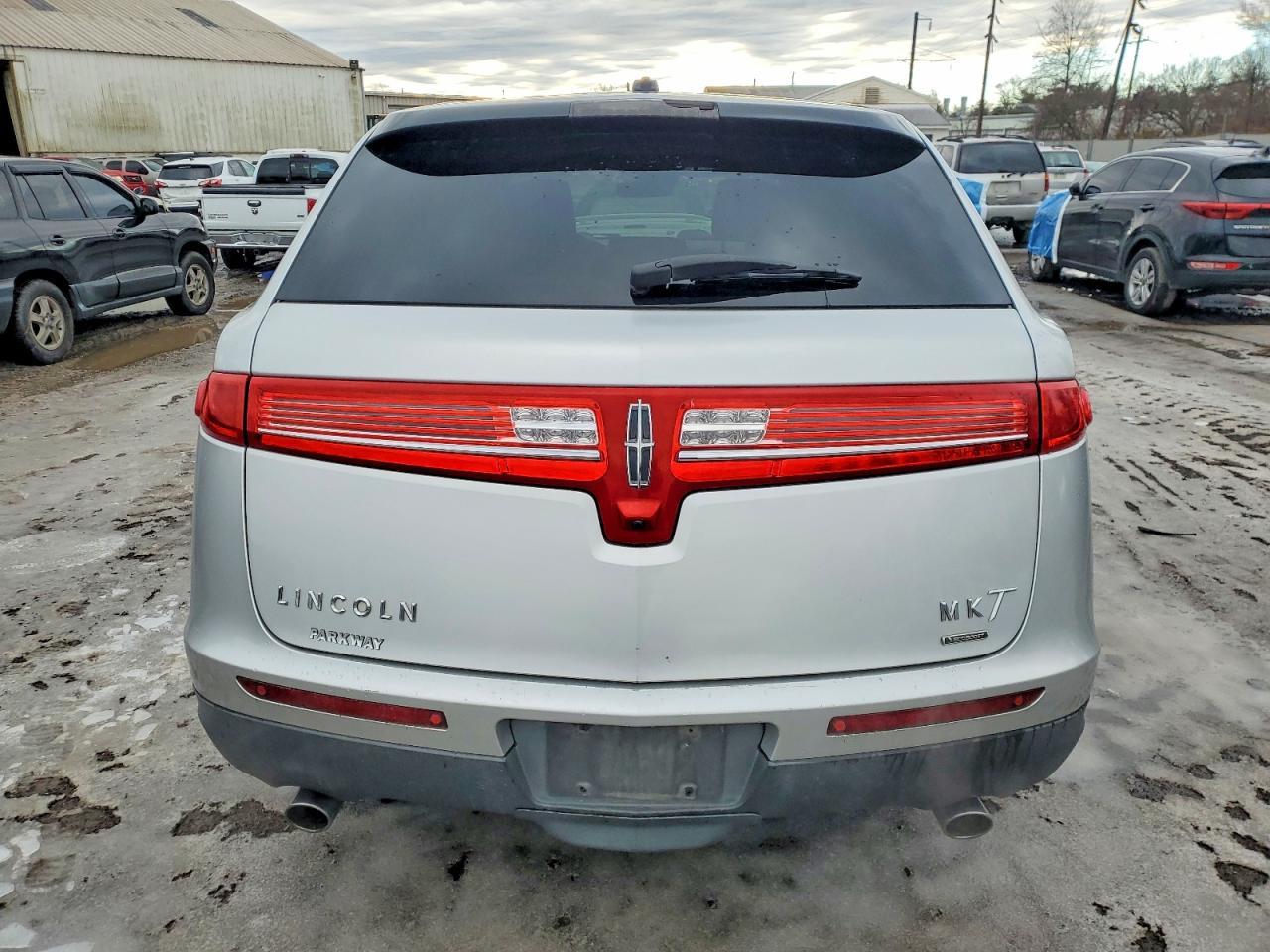 2012 LINCOLN MKT