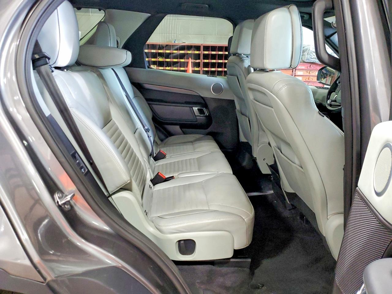 2017 LAND ROVER Discovery