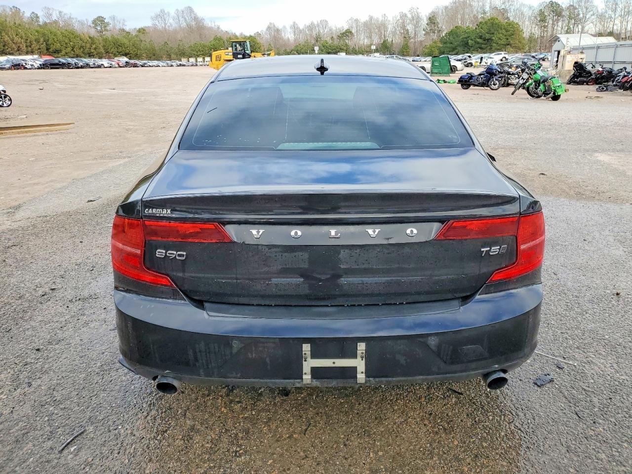 2018 VOLVO S90